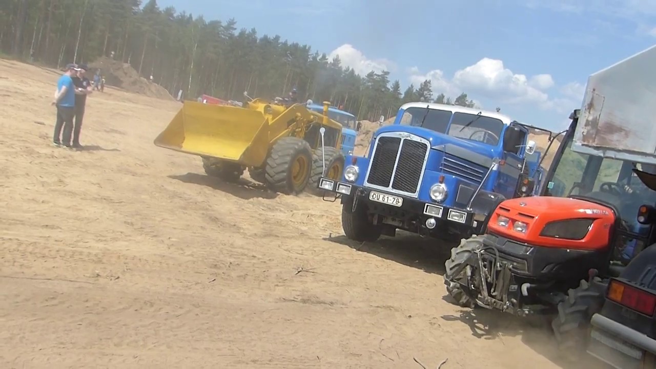 H-3-a-Straßenzugmaschine, Kaelble-Radlader, Unimog u. H-6-Kipper und Kubota mit Walze