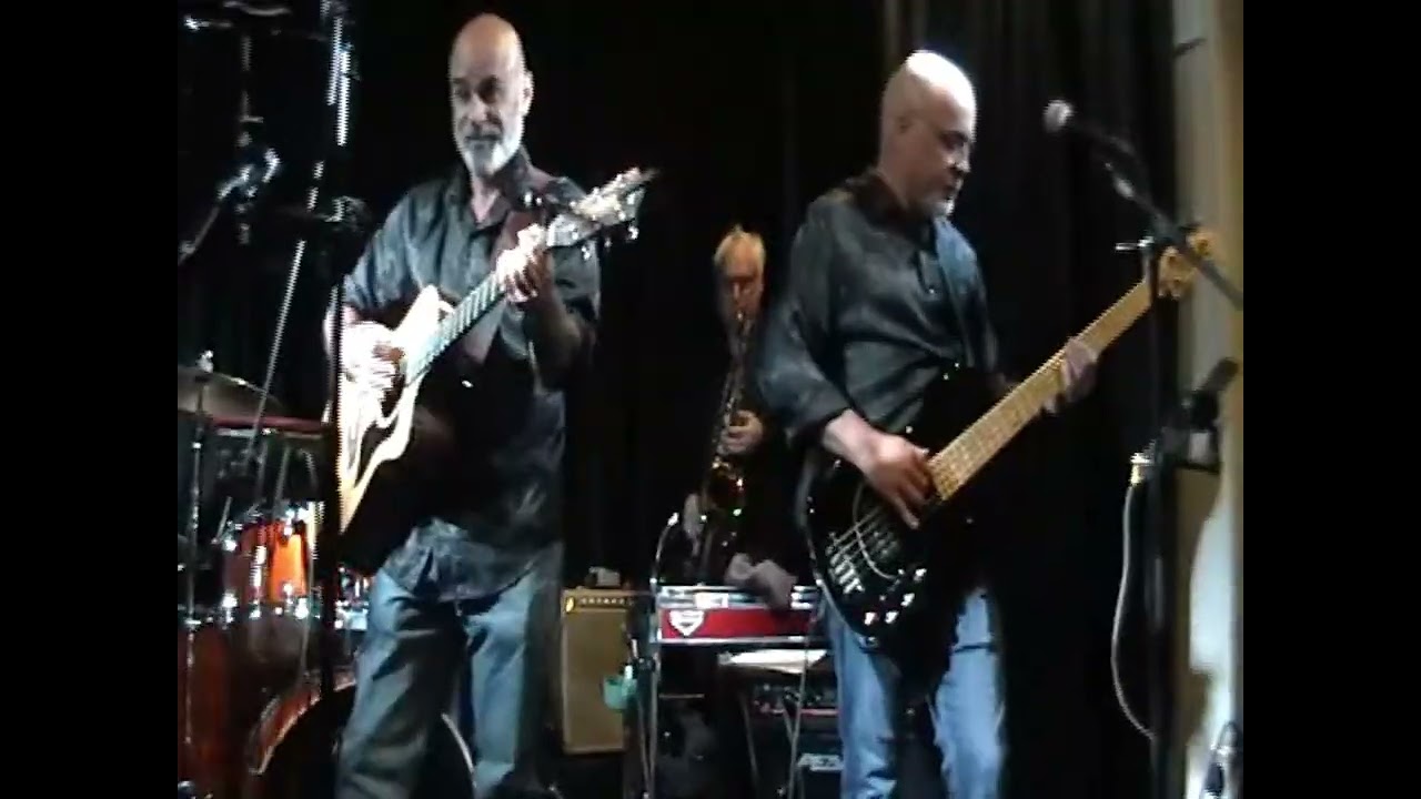 Somewhere Between Right and Wrong - Tracy Bates and The Circuit Riders