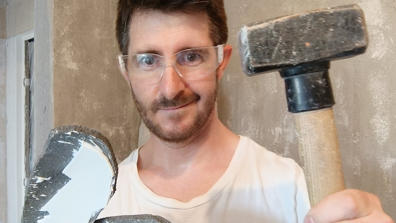 Panellakás vas kád bontása