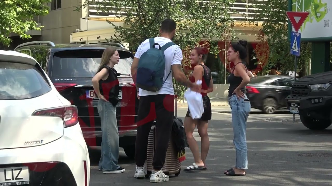 Exclusiv. Alexia Eram nu se încurcă atunci când vine vorba de bagaje