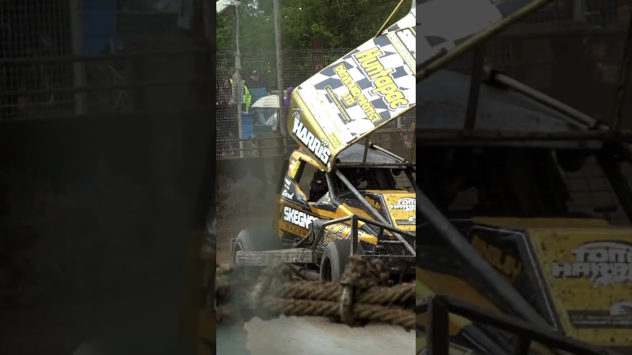 Can&rsquo;t beat dirt Racing🤩🏁🔥 #briscaf1 #stockcars  #racing #racecar #dirtracing #sprintcarracing