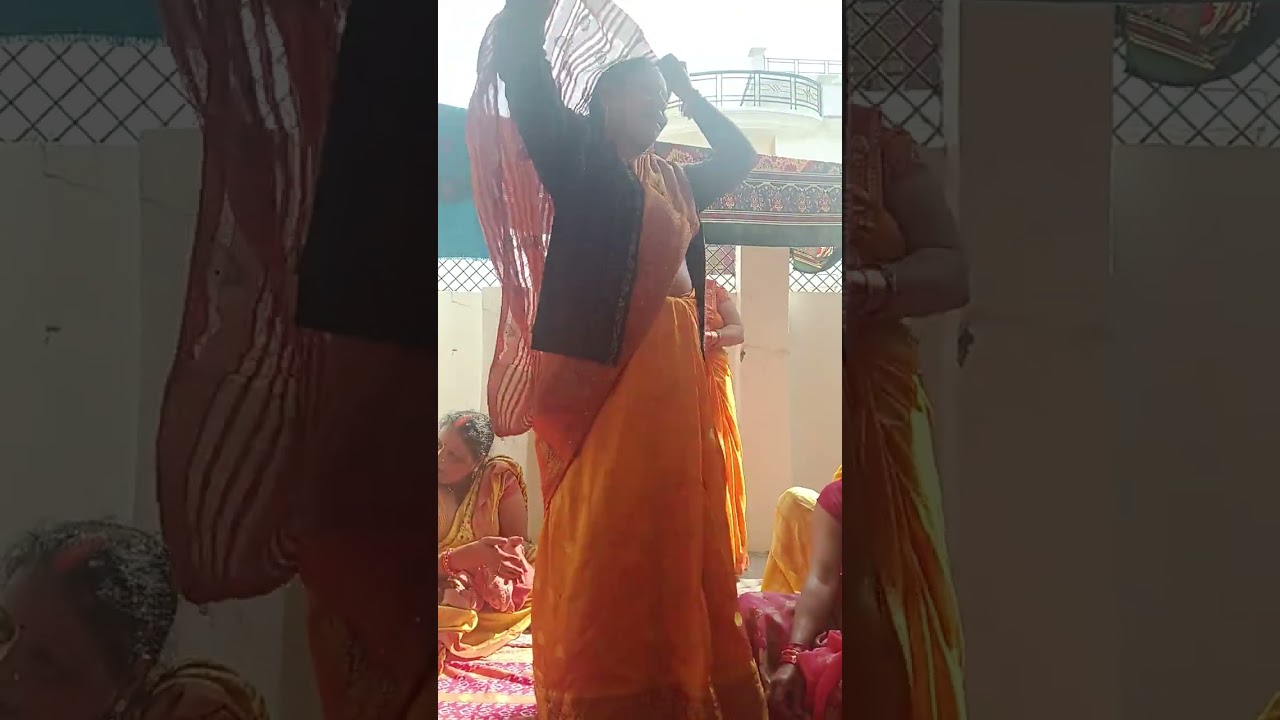Marwadi chunriya Lal Main nachu Tere angana mein