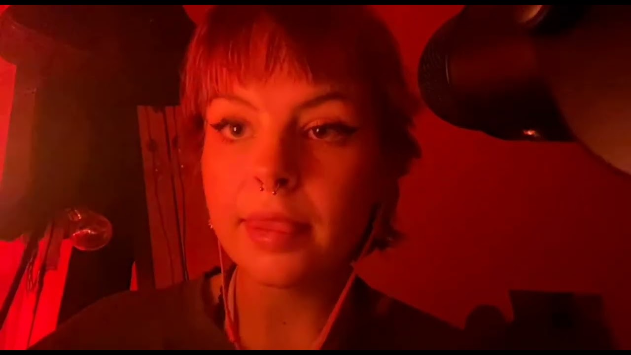 ASMR Suomi rauhoittava. visual triggers ja mic brushing