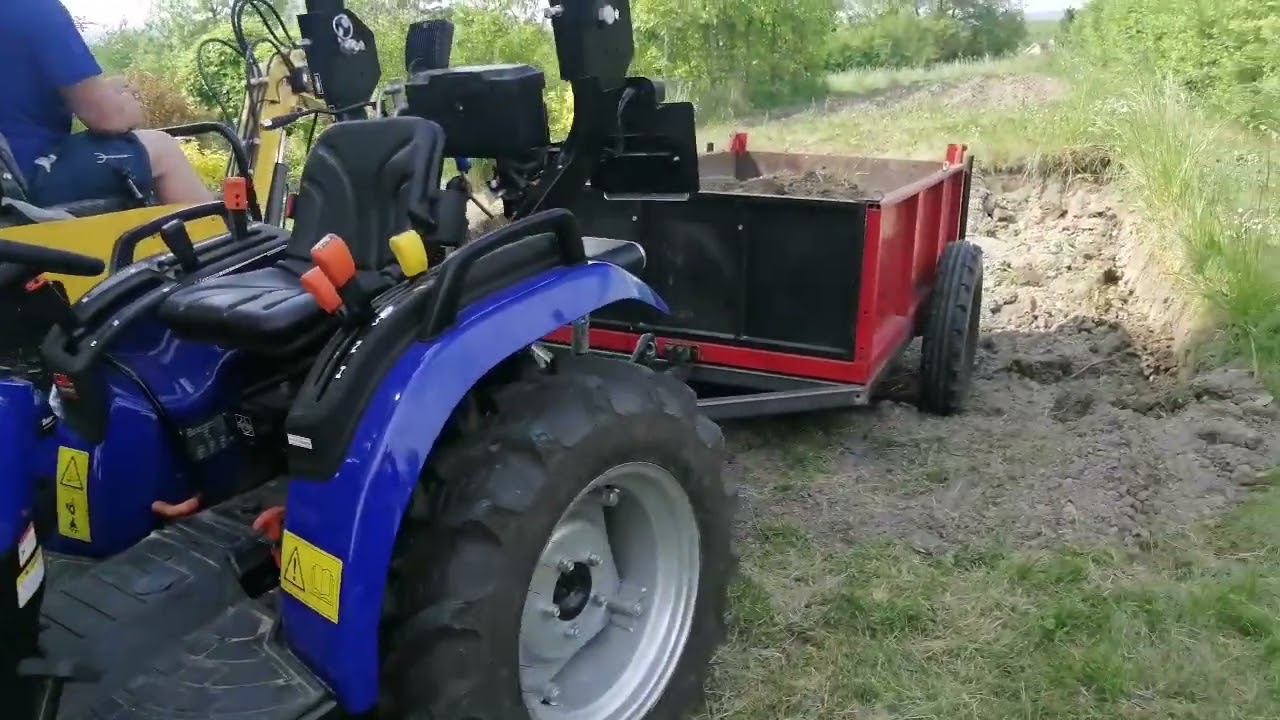 Výkop plochy na bazén zahrada 2023