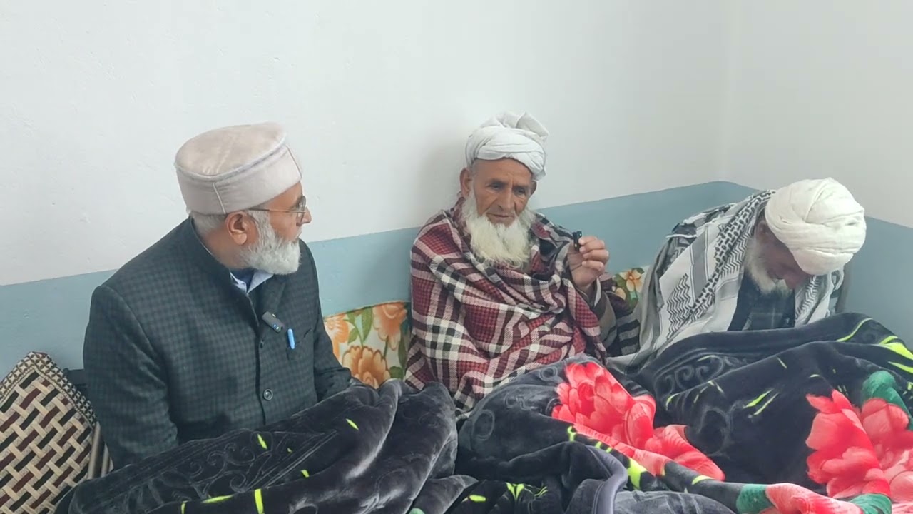 BAZURG HAZRAAT NAL EK YADGAAR MULAKAAT .   KALAI MA