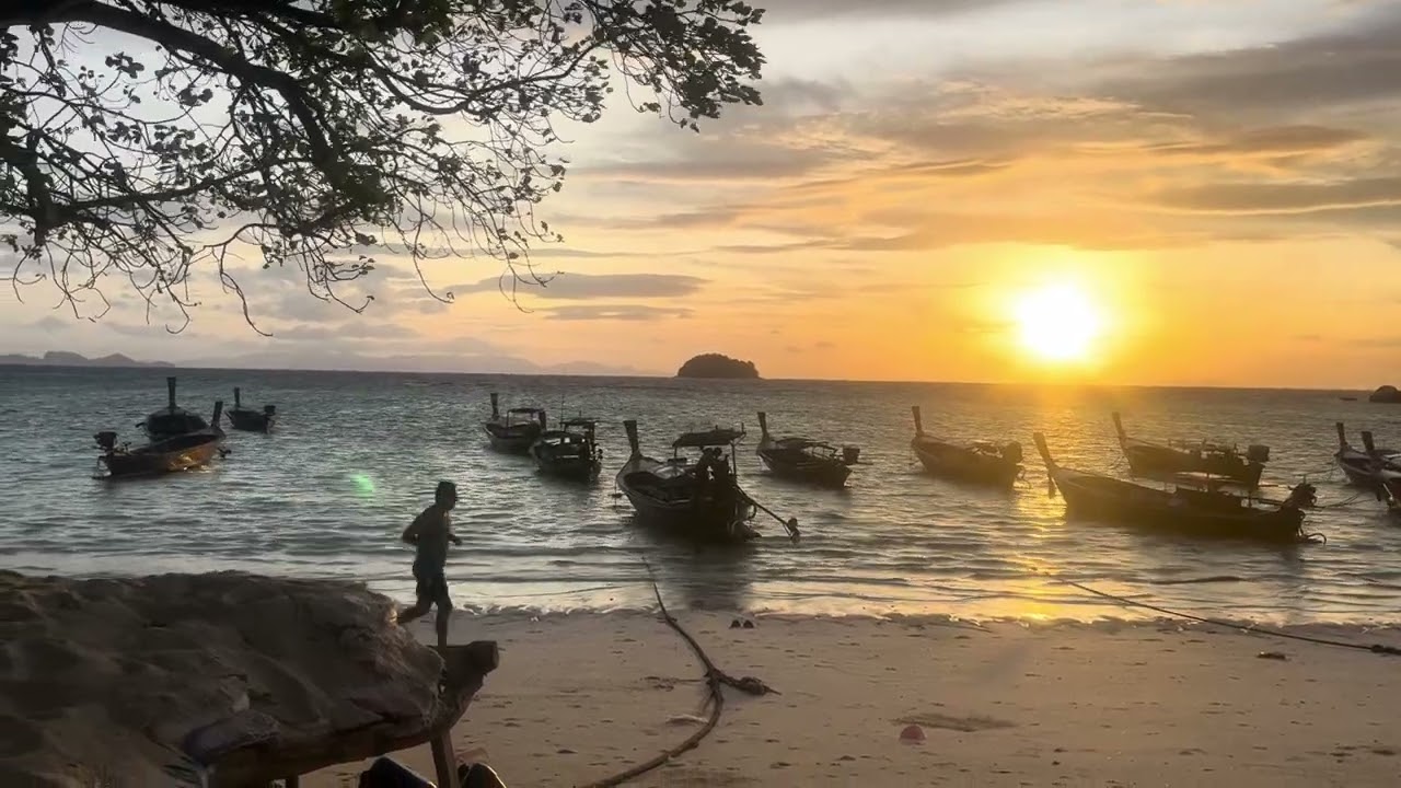 ดวงตะวันยามเช้าหาดซันไรส์ #lipe #เกาะหลีเป๊ะ #travel @MaliBarberLipeป้ามะลิโอมากาเสะ 