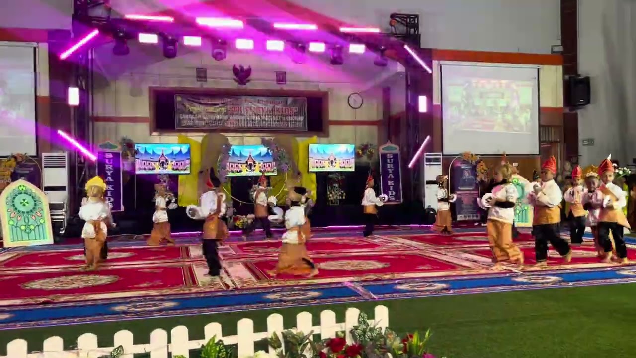 Tari piring tk surya kids bukittinggi 2026