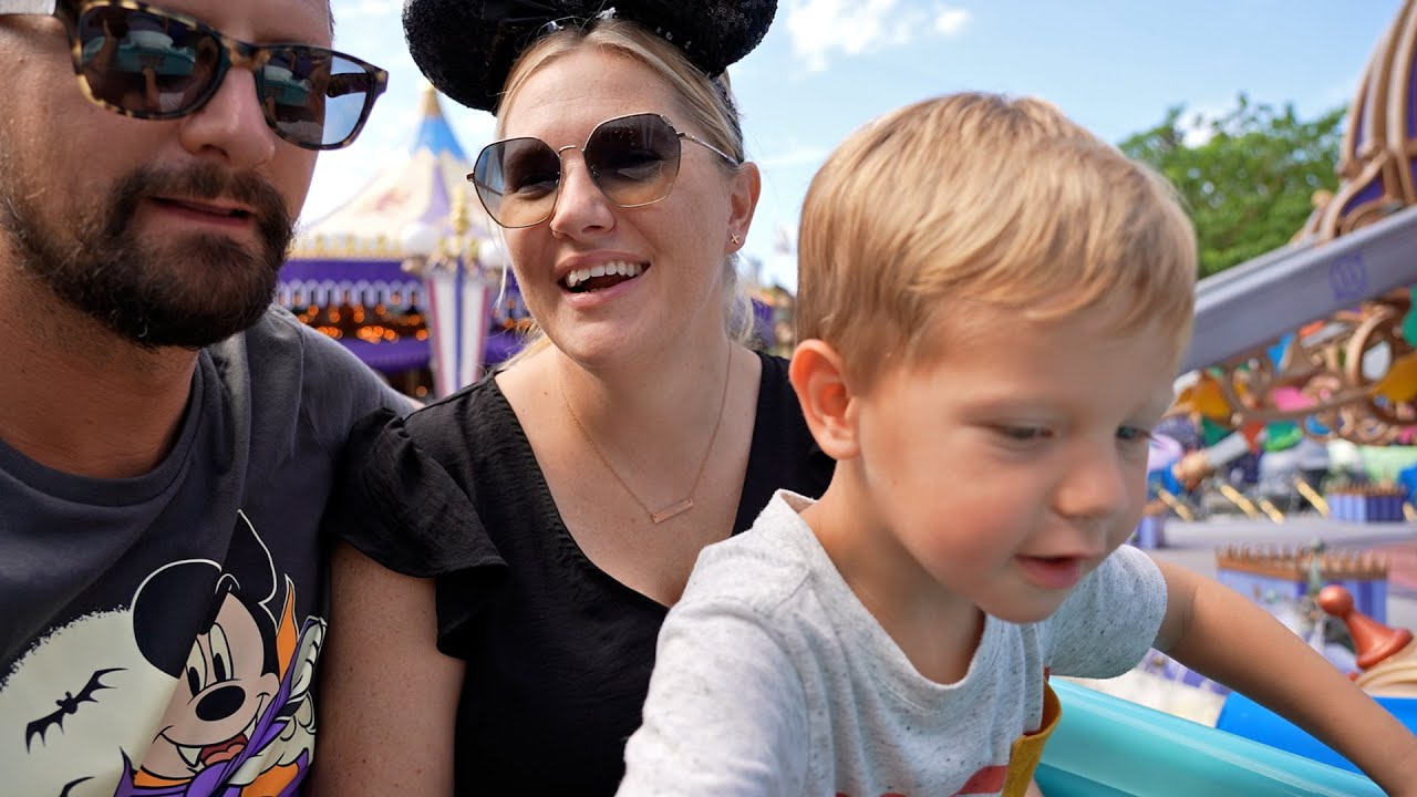 Our Last Day At Disneyland & We're All Here! | Our Traditions, Rides, Food & More Fun!