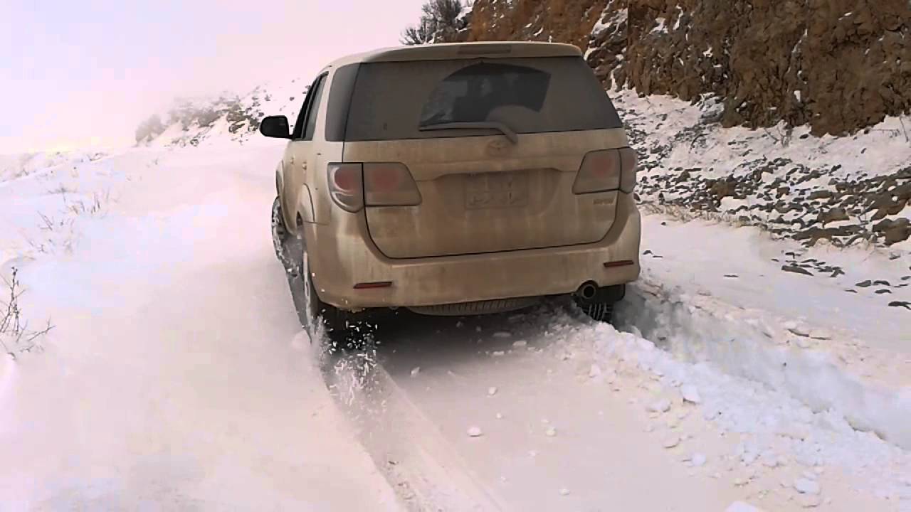 Toyota fortuner snow test
