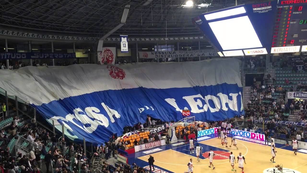 La Fossa saluta il ritorno al PalaDozza della Fortitudo per la stagione 2015/2016