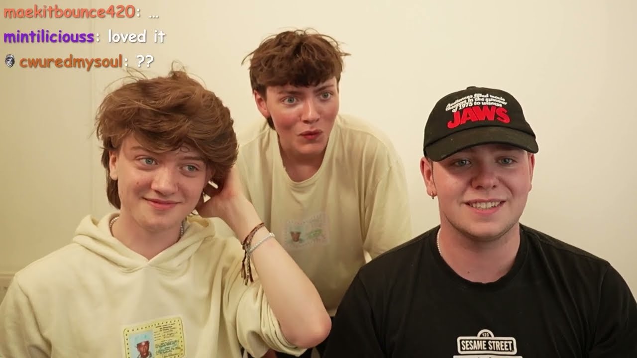 Hanging out with MaxGGs, Jonnaay and Molly Melinks | AverageArchive
