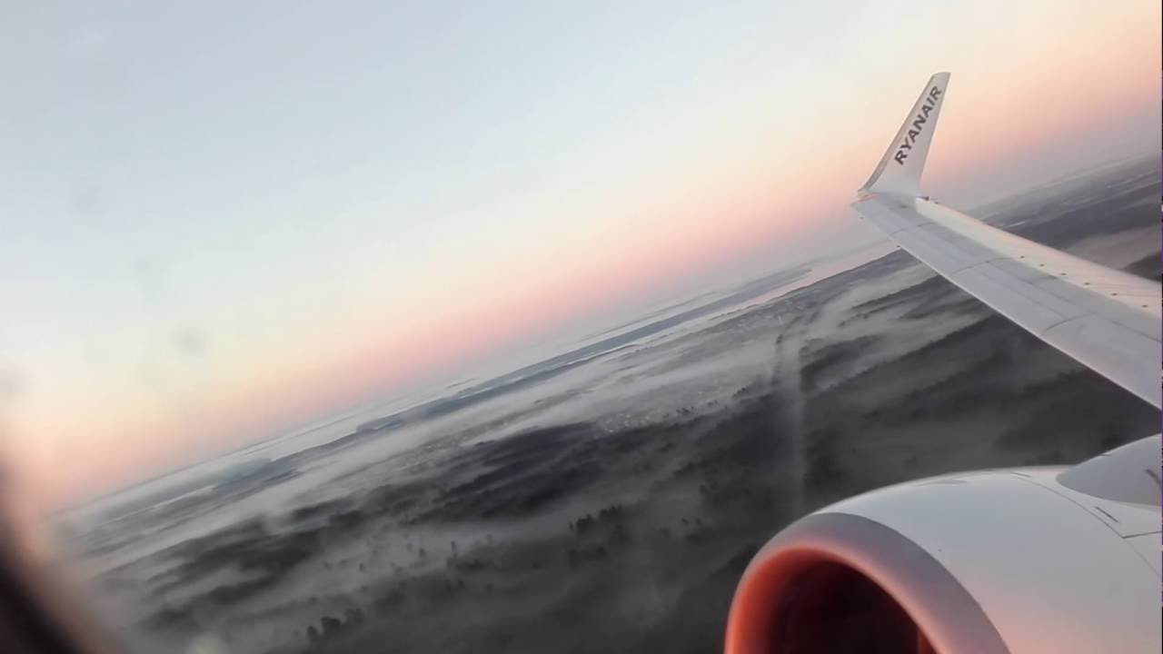 Ryanair 737-800 takeoff from Kaunas airport