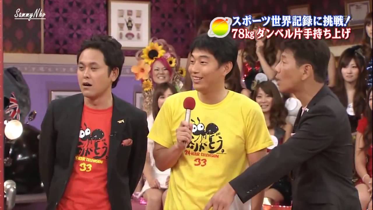AKB48 Funny  -  Mariko + Sayaka  - Weightlifting