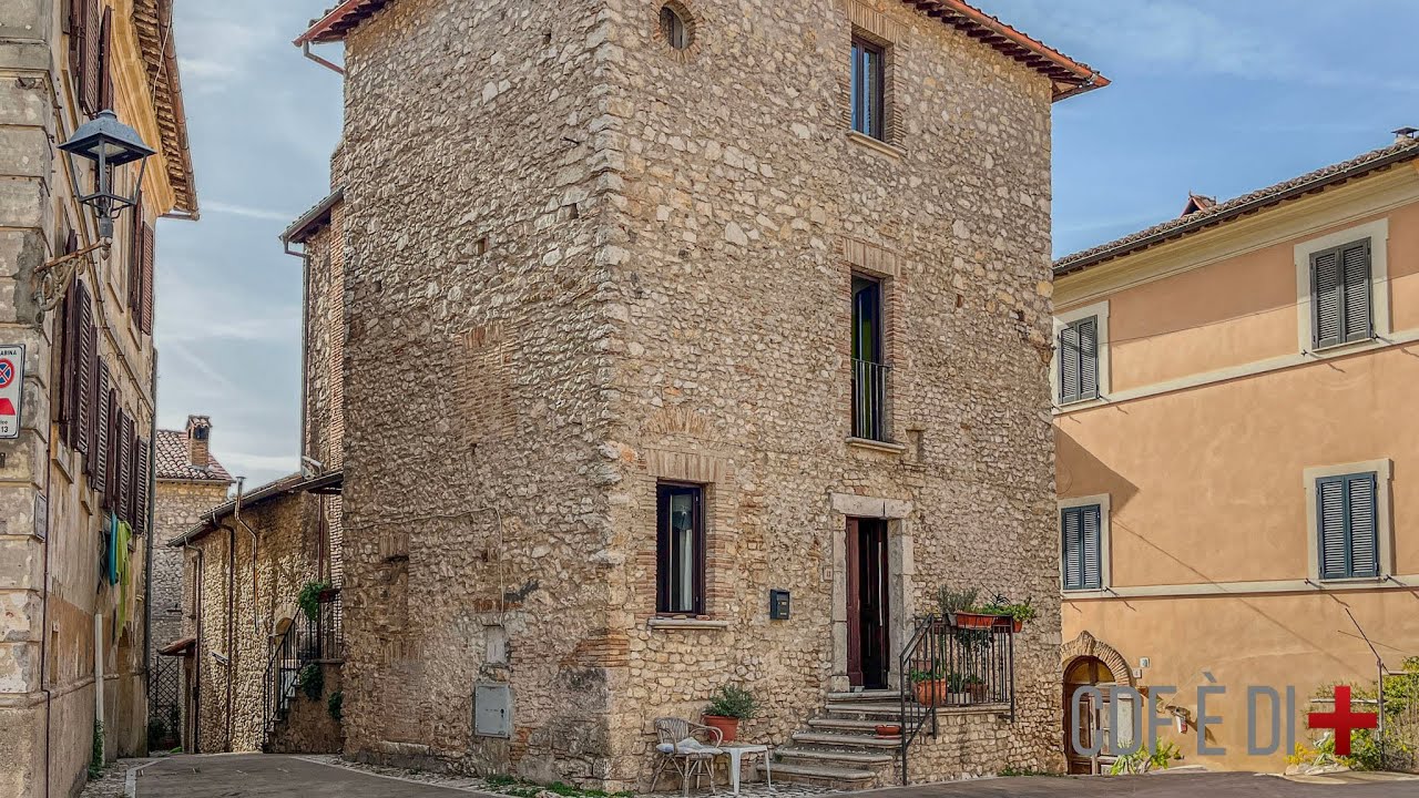 Visita dell'immobile | FARA IN SABINA (RI), Italy | Palazzo ristrutturato sulla piazza del centro