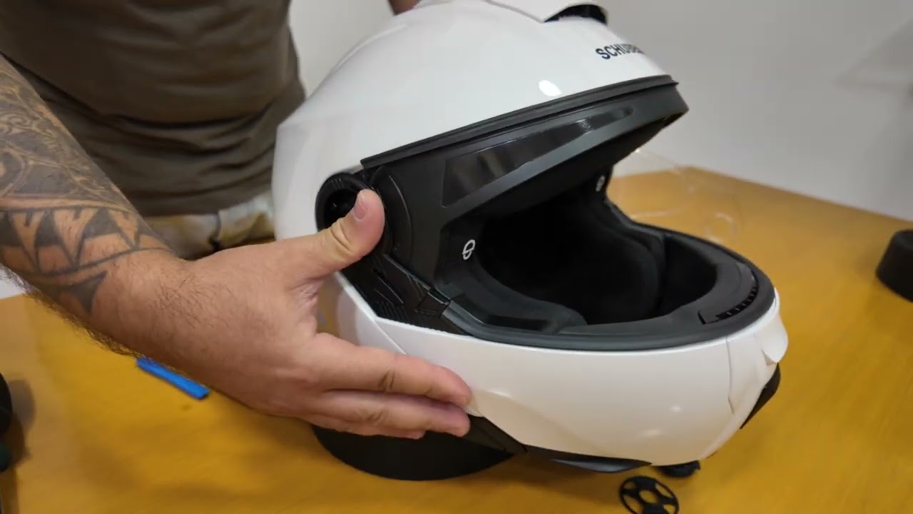 Trocar a queixeira do capacete SCHUBERTH C5