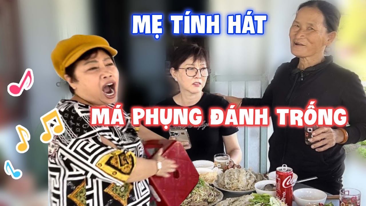 Mẹ Tính hát....Má Phi Phụng minh họa, Hồ Bích Trâm nhìn mọi người vui mà nhớ quê