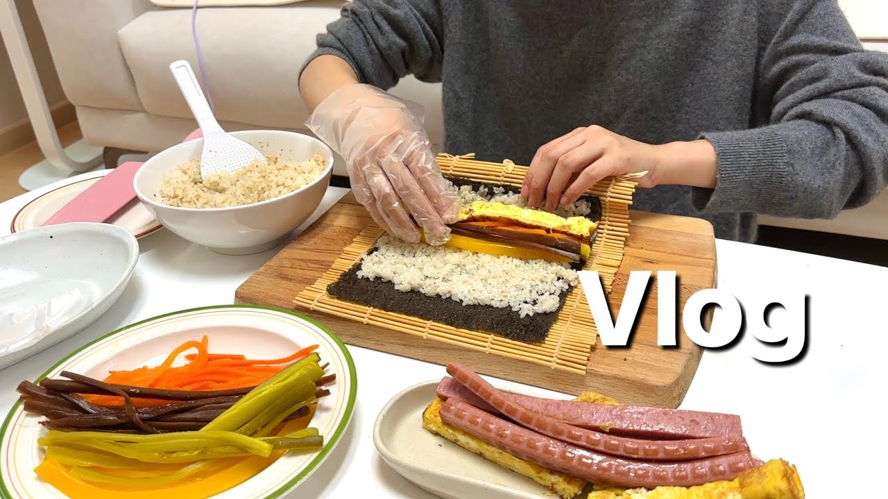 먹고 사는 일상 #28 | 먹기만 하는 설연휴 보내는 30대 미혼 브이로그 | 김밥말기, 용인 만수정, 멸치칼국수, 시래기된장국  
