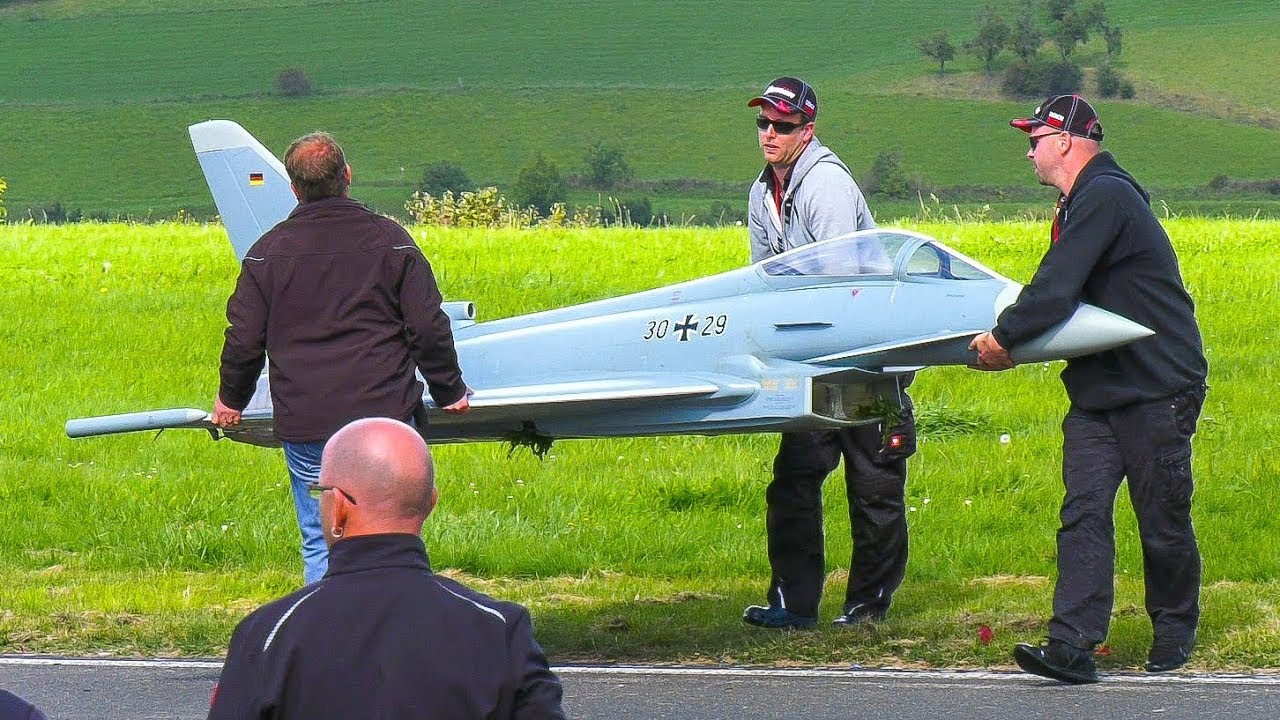 HUGE, HEAVYWEIGHT 66 KG!! RC MODEL JET EUROFIGHTER TYPHOON WITH 2x TURBINE ENGINE!!