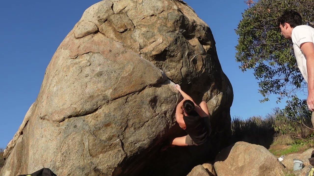 20 (now 15?) point boulder in Santee Boulders, San Diego (12/18/22)