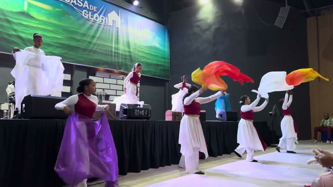 DANZA: Gloria Postrera @GrupoGrace @jordanmateooficial 