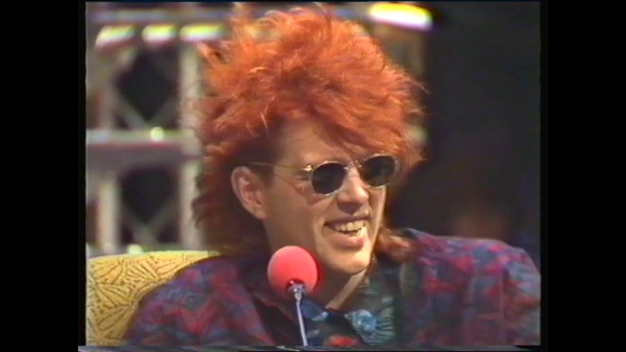 Tom Bailey (Thompson Twins) interviewed by Muriel Gray on The Tube, 11/10/85