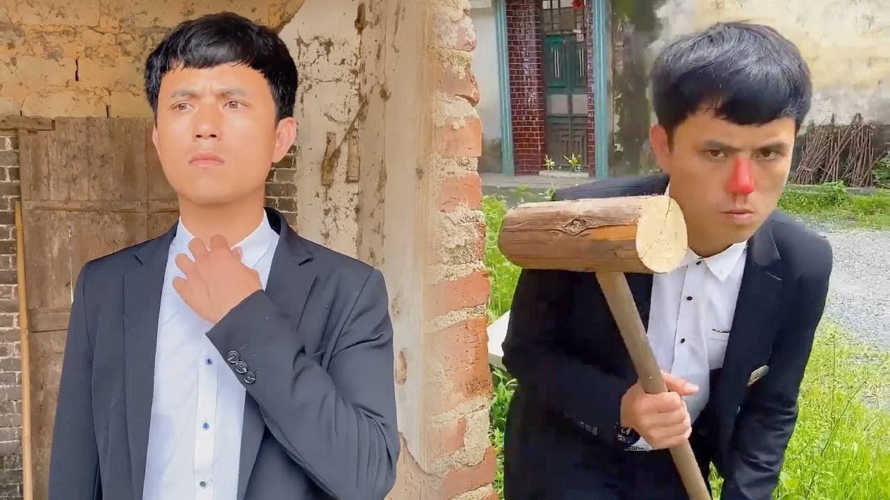穿的人模人样的沙雕李飞竟然穿越成超级杀手？任务完成就能左拥右抱挣千万财产？谁料刚出门就自己揍自己！