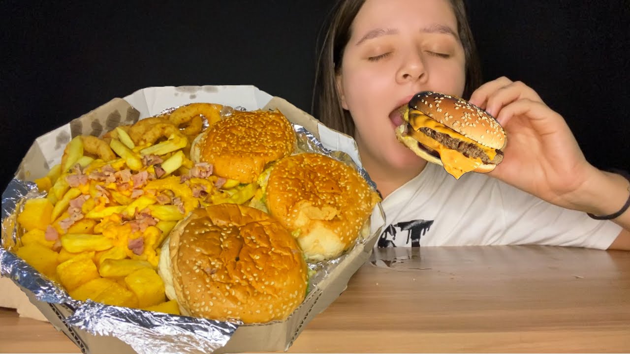 COMBO GIGANTE 3 HAMBÚRGUERES BATATA FRITA COM BACON E ONION RINGS MUKBANG BRASIL | CAMILE ASMR