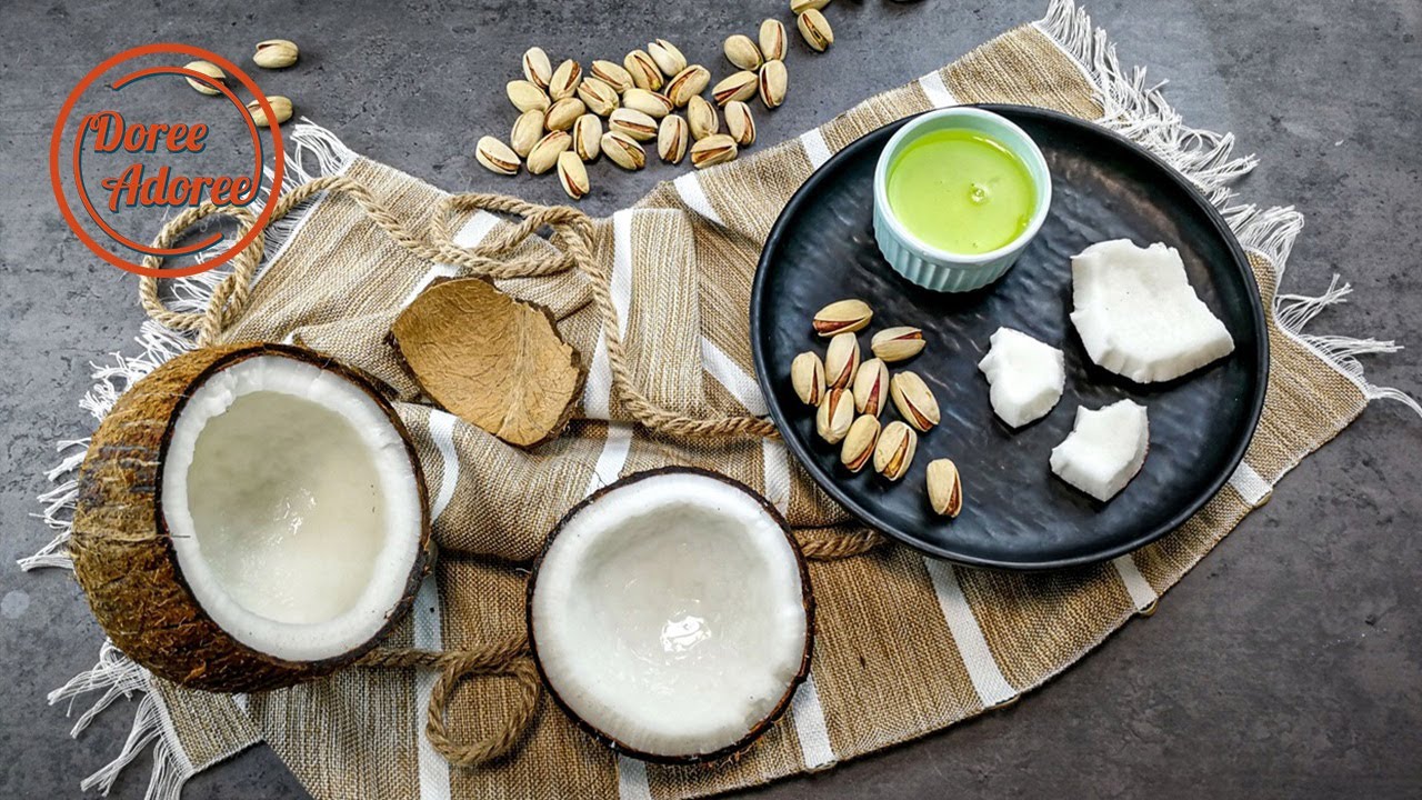 Coconut cookie 🥥 Got some egg whites and a coconut?  Try this.🤍