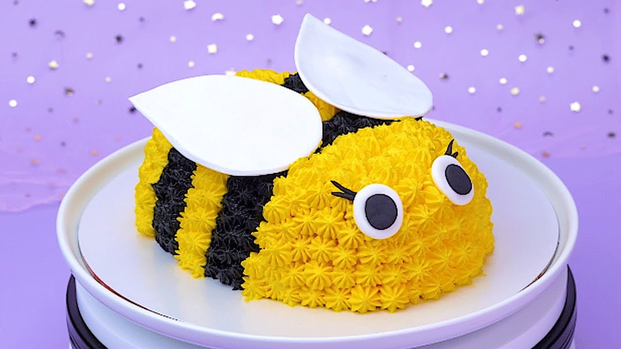 #Short -  How to Make a Honeycomb Bee Cake