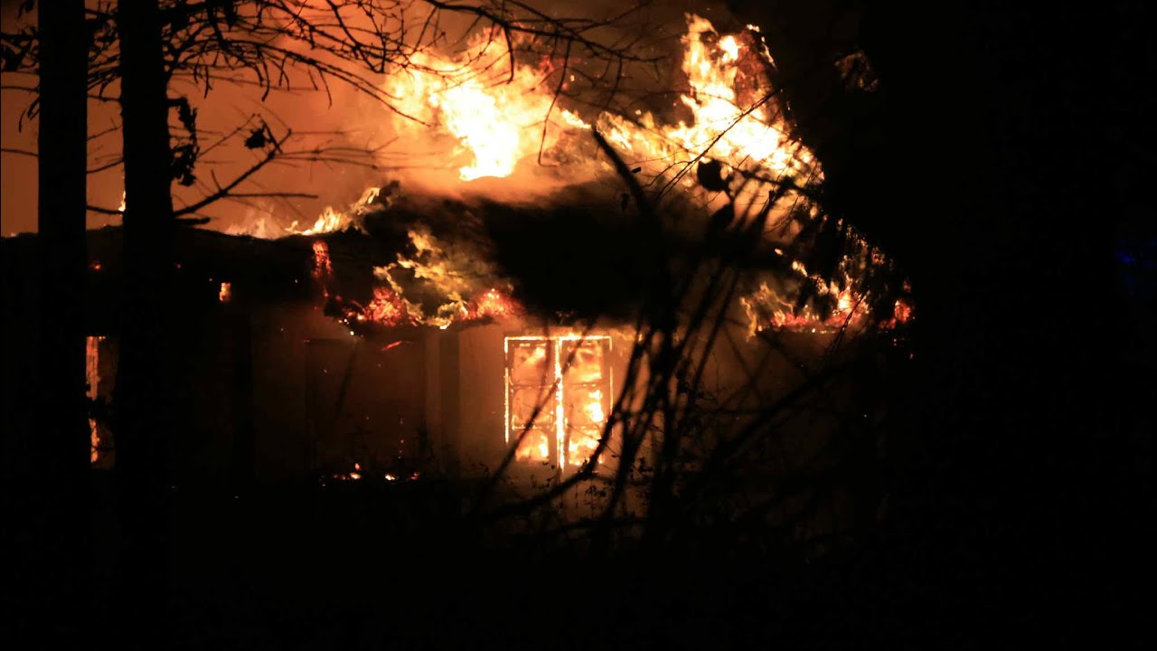 Brand i forladt bygning ved Sveb&oslash;lle natten til Mandag 24/11-25