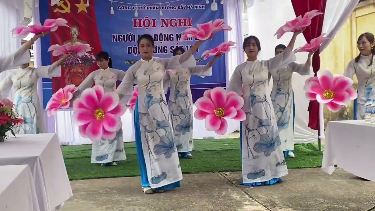 Văn nghệ chào mừng Hội nghị NLĐ Đội ĐS 104