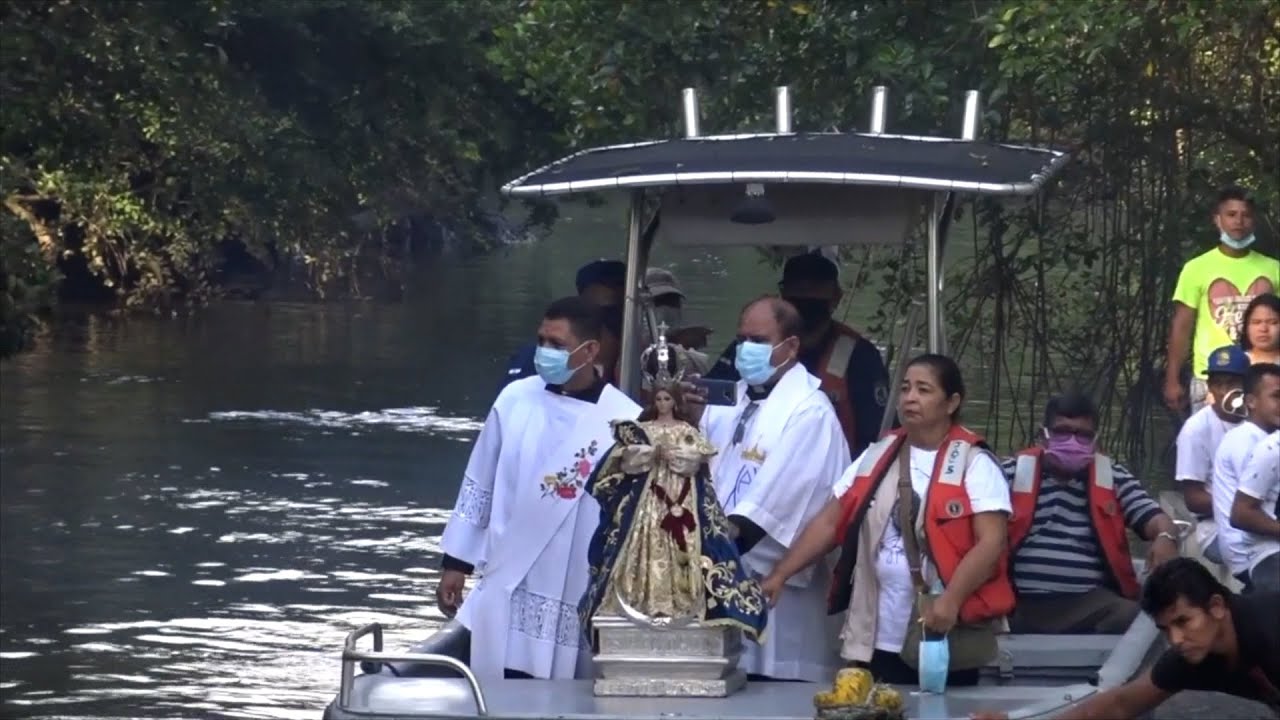 Chinandeganos llenos de fervor y tradici&oacute;n en peregrinaci&oacute;n acu&aacute;tica