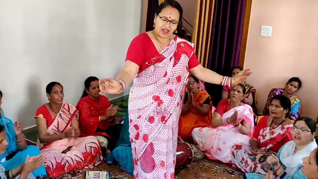 होली खेले नंदलाला बिरज में होली खेले नंदलाल #होली रचना लीला मनराल@kumauni mhila holi