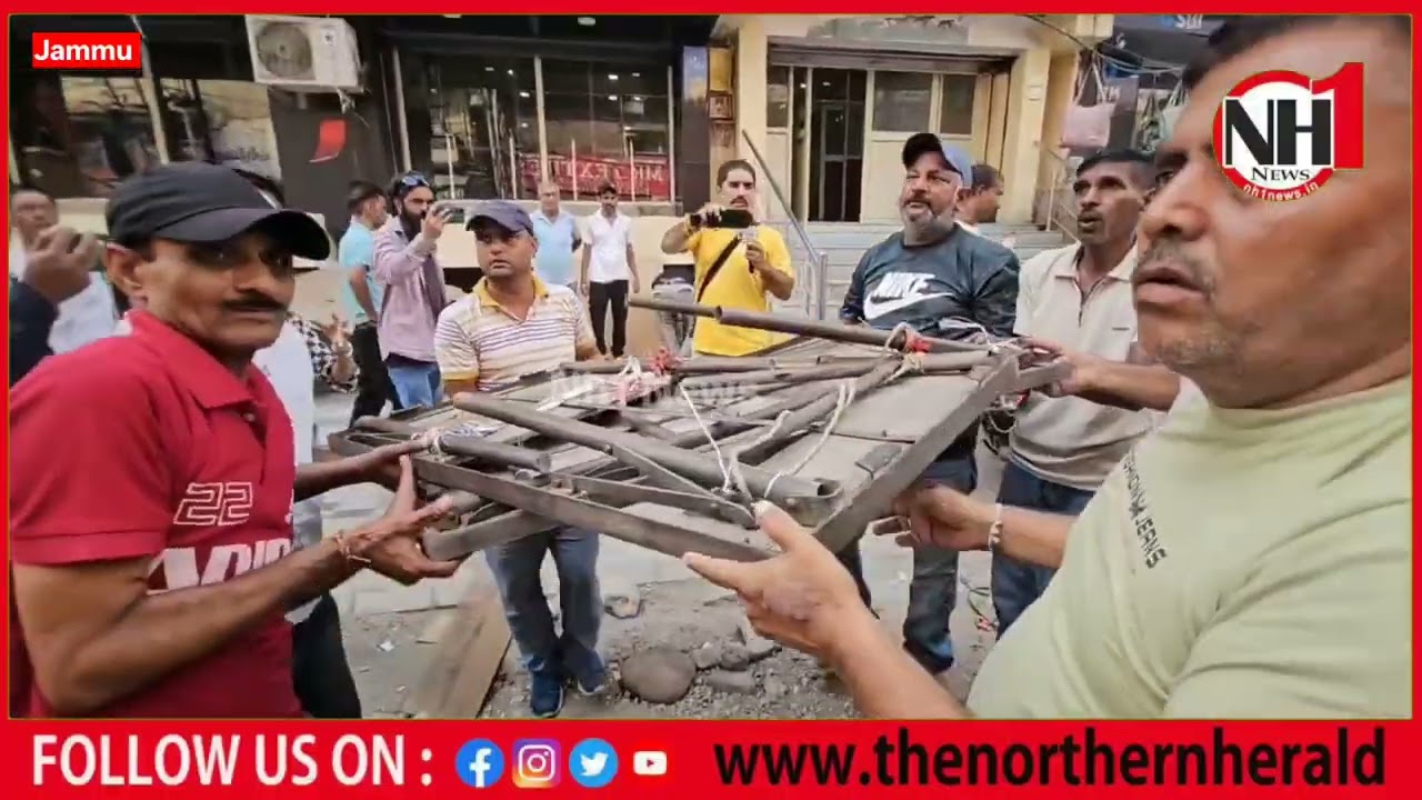 #Hungama during JMC's Anti-encroachment Drive in Jammu city.....