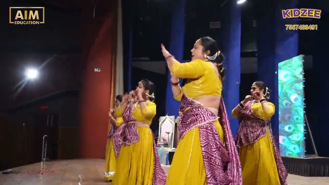 Mother's Dance- Kanha soja zara #kidzee #motherlove #dance #rajkotcity #motherdance 