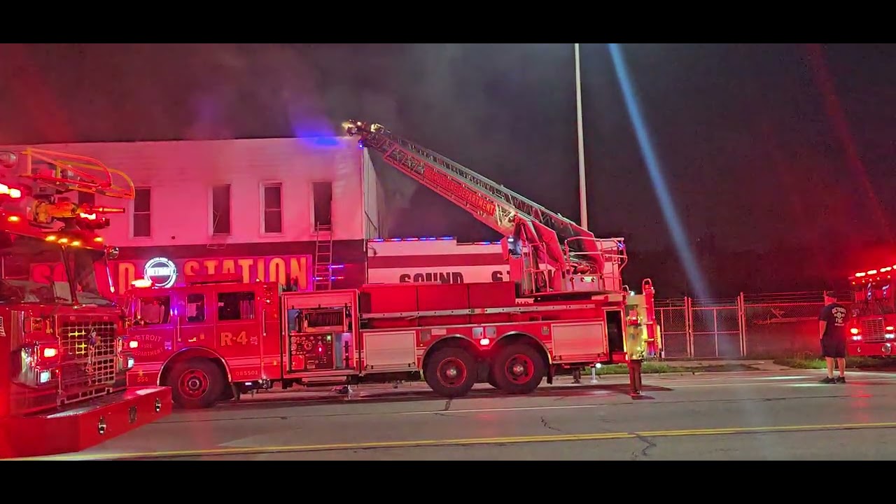 Detroit FD Commercial Box Alarm - 4805 Livernois