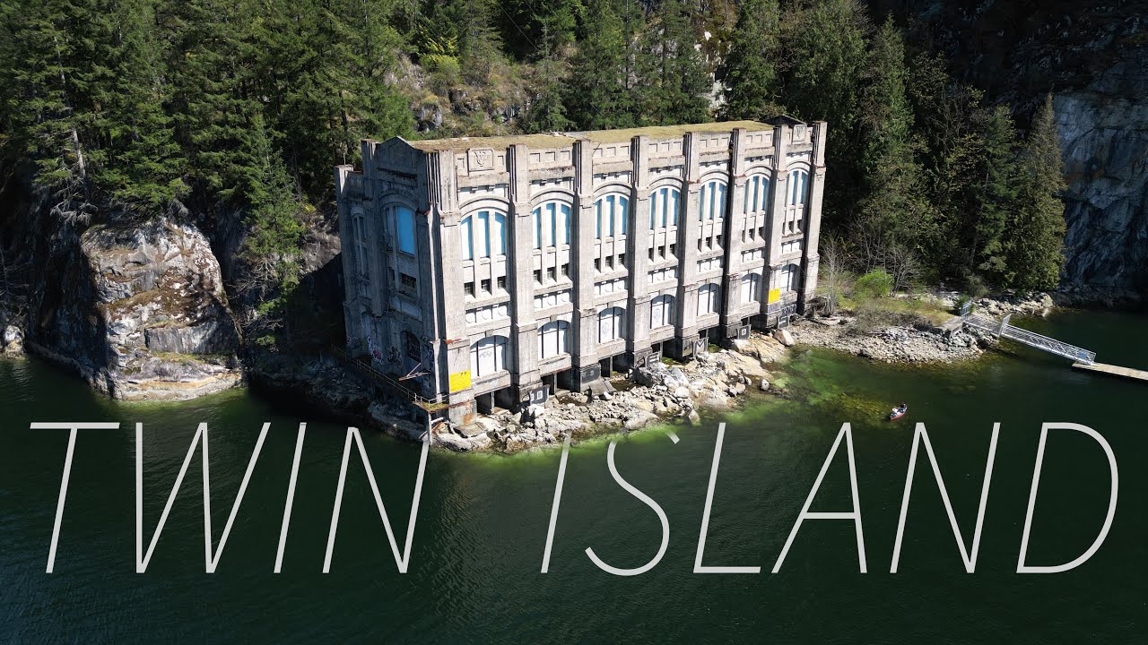 Kayaking to Twin Island and Buntzen Lake Powerhouse