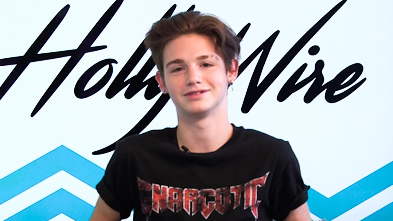 Payton Moormeier Talks About 'Habits' & Answers Fan Questions! | Hollywire