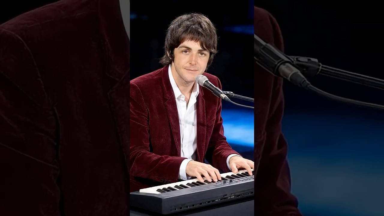 Hey Jude (The Beatles) 1968 #futurestar #80smusic #lyrics #70s80s90smusichits #song #shortvideo