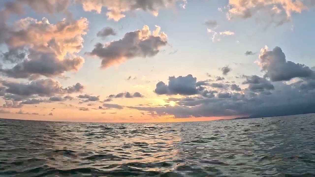 Любуемся закатом из моря