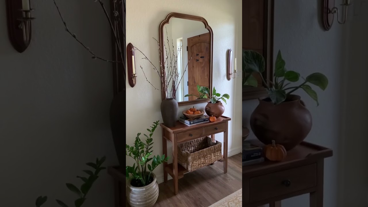 Thanksgiving week! Simple Fall touches &hellip; #fall #simpledecoration #home #pumpkin #mums #plants