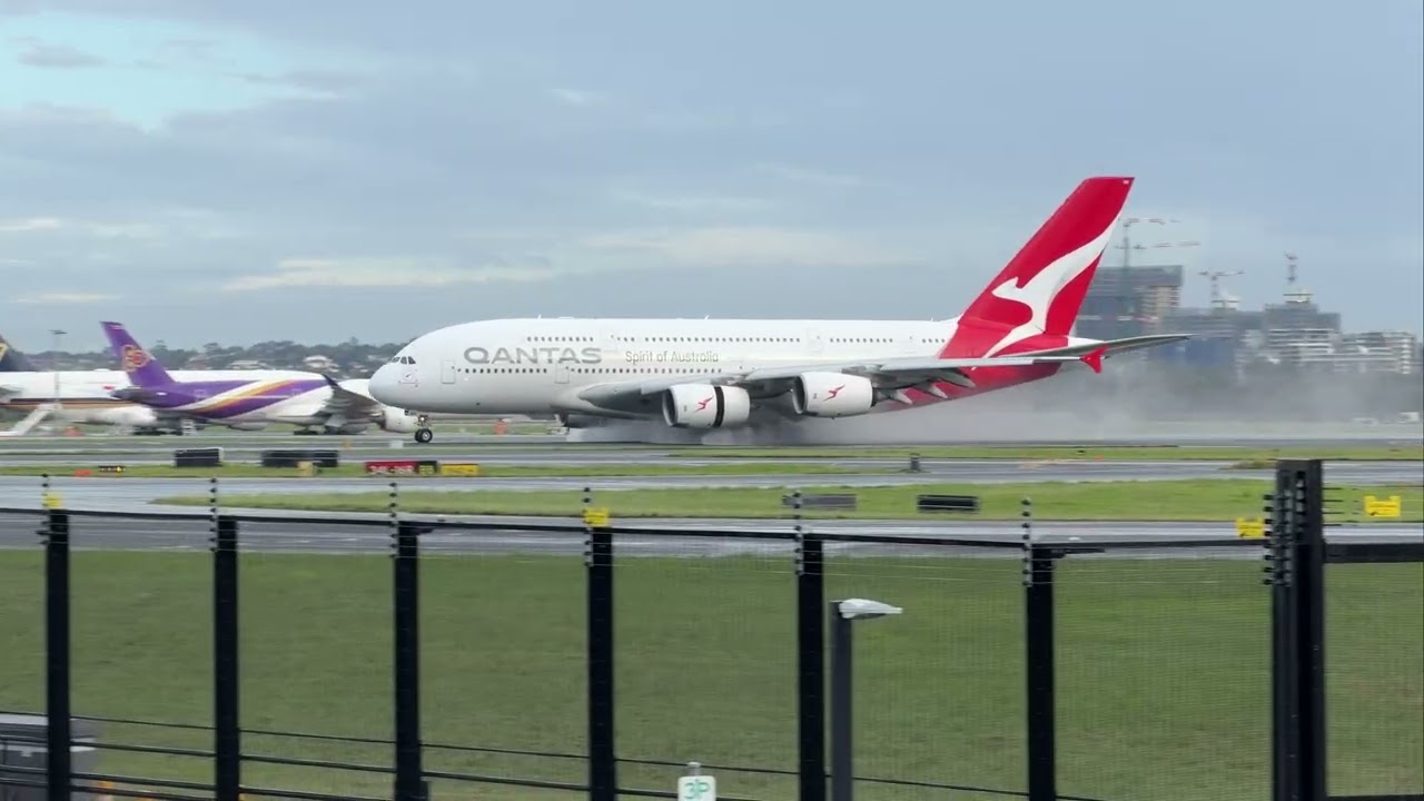 AIRBUS A380 Pure Reverse Thrust Sound | Volume up!