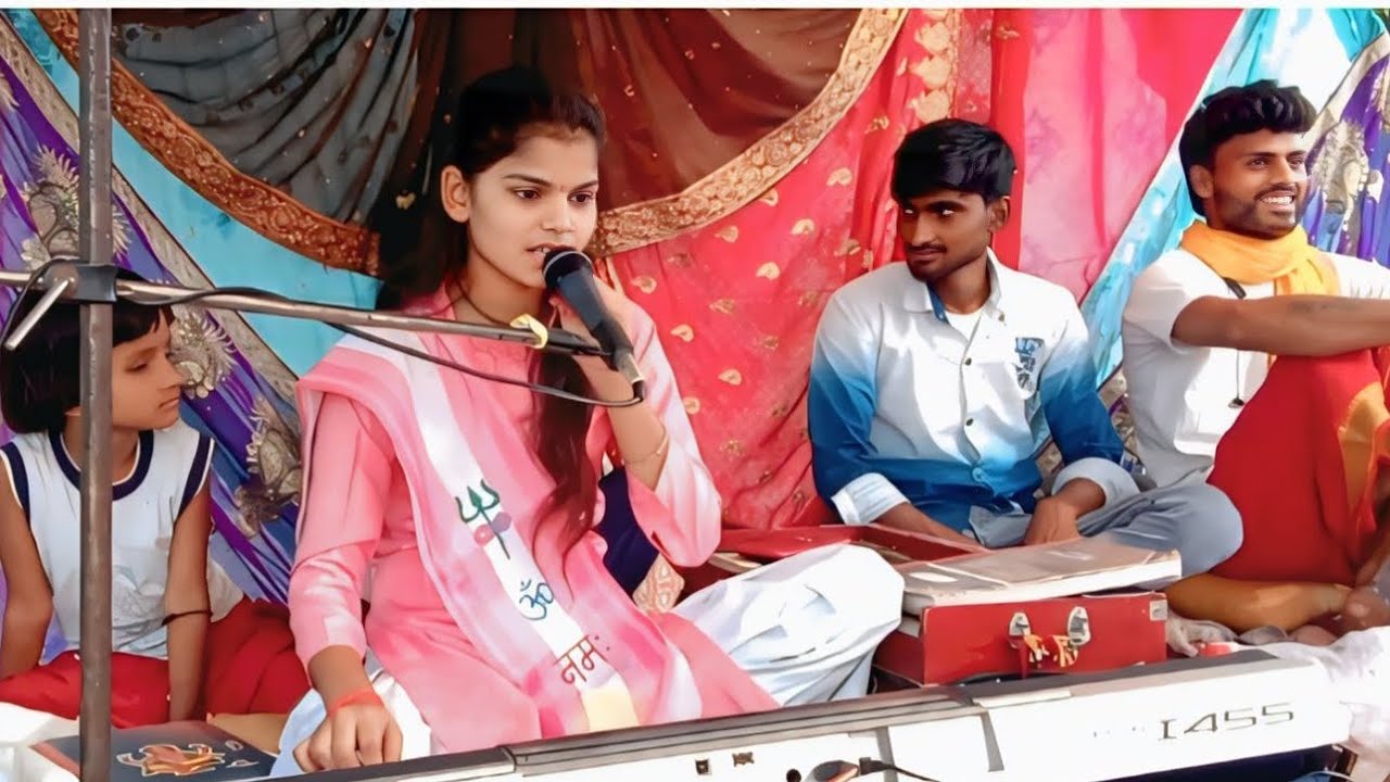 मोहिनी #शास्त्री#जिला #पीलीभीत #में ग्राम#खनका# बहुत सुन्दर डांस ## मो 7992042115