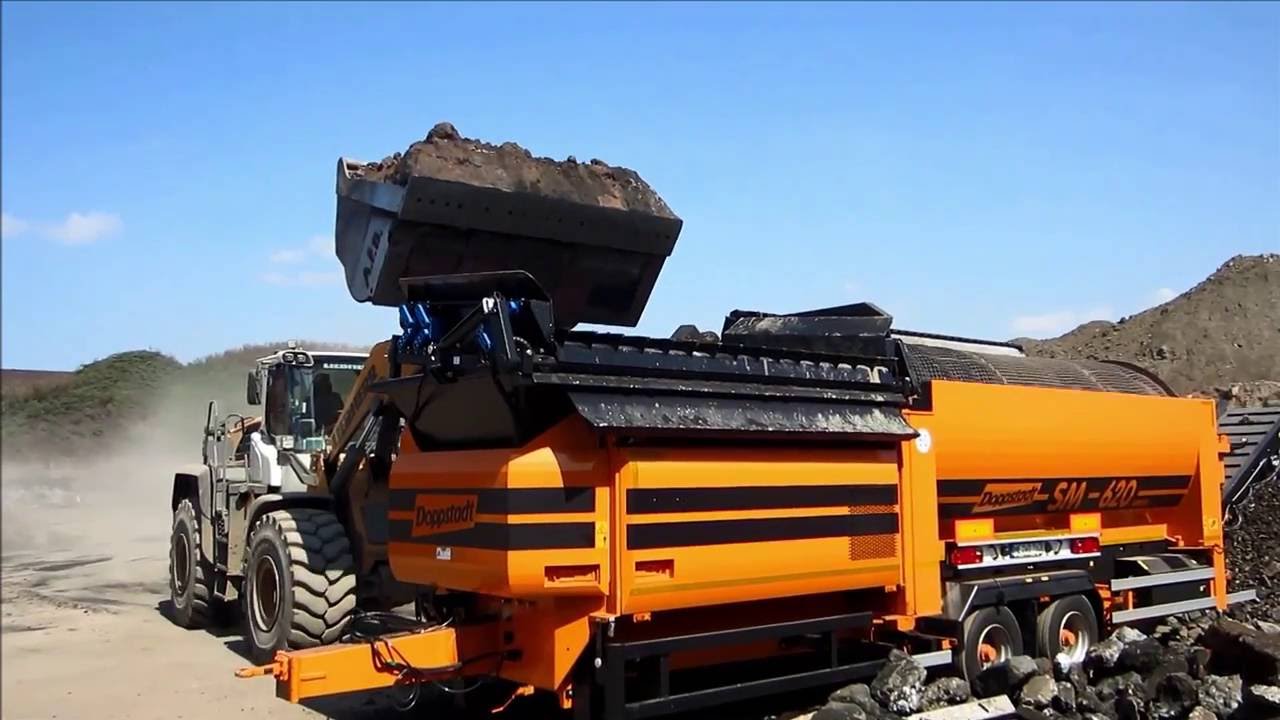 Doppstadt SM 620 con griglia vibrante