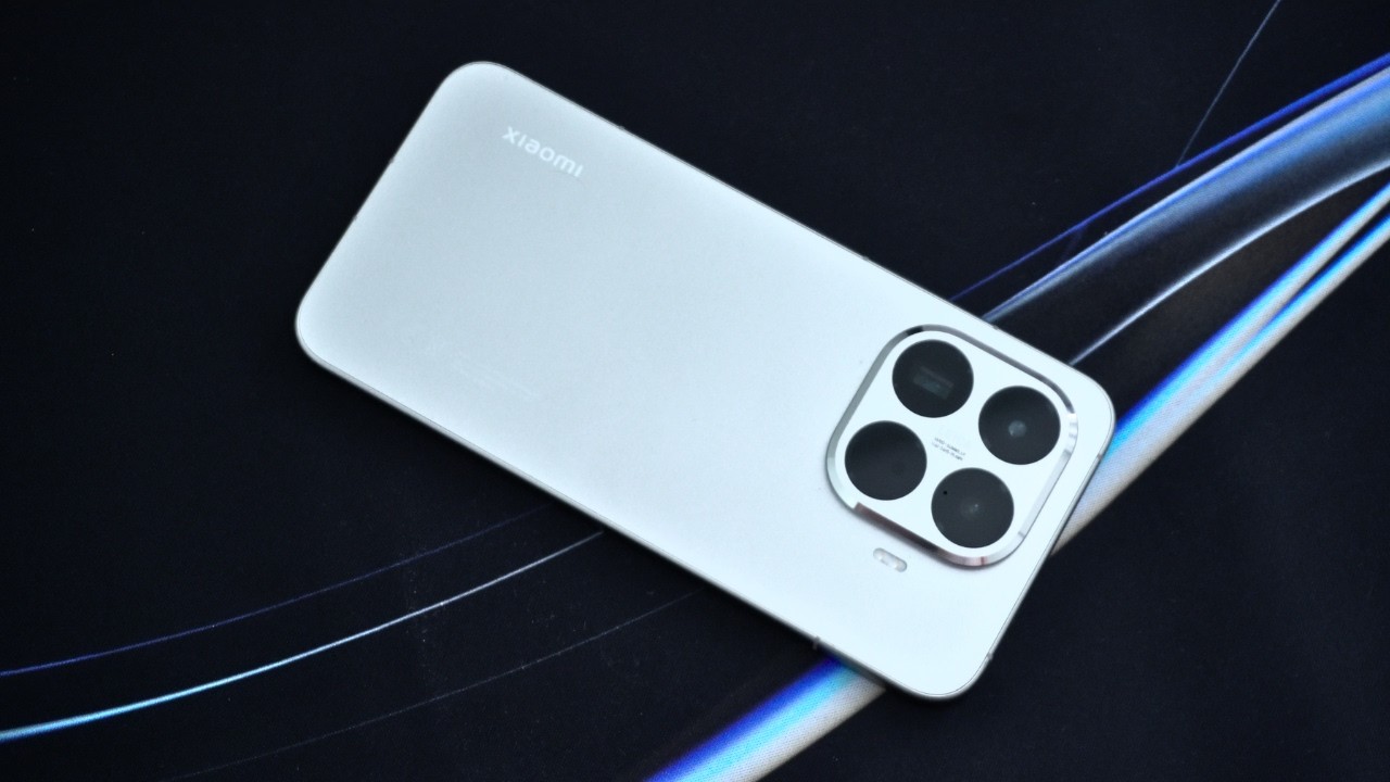 Xiaomi 15T Pro Review - &Kappa;&Alpha;&Lambda;&Upsilon;&Tau;&Epsilon;&Rho;&Omicron; &Sigma;&Epsilon; &Omicron;&Lambda;&Alpha;