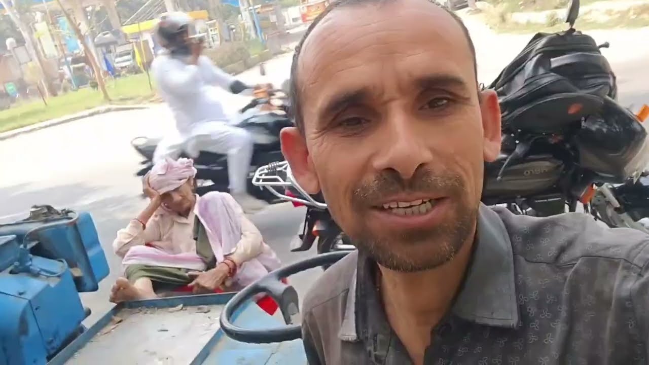 Maa Ko lekar Gaye Shahdara hospital mein