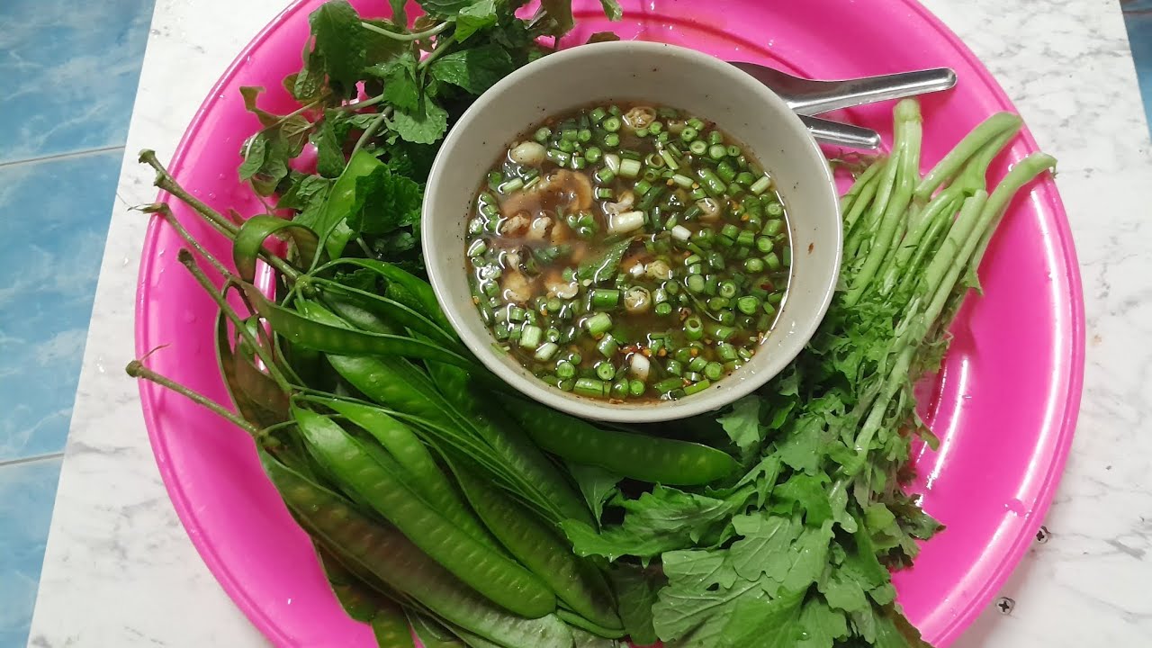 มากินก้อยปลาด้วยกันครับ
