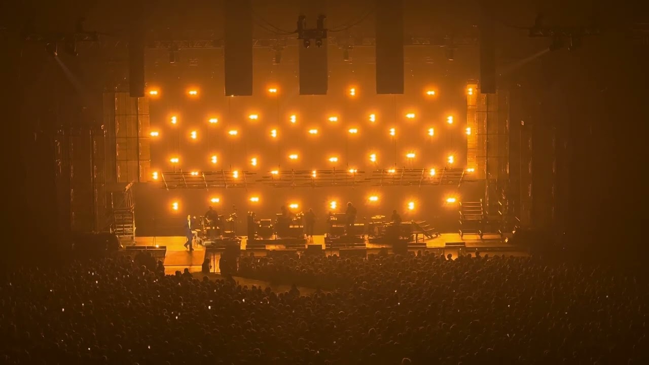 Lomepal live in Paris (Accor Arena/Bercy) - Mauvais ordre Tour - December 4 2023