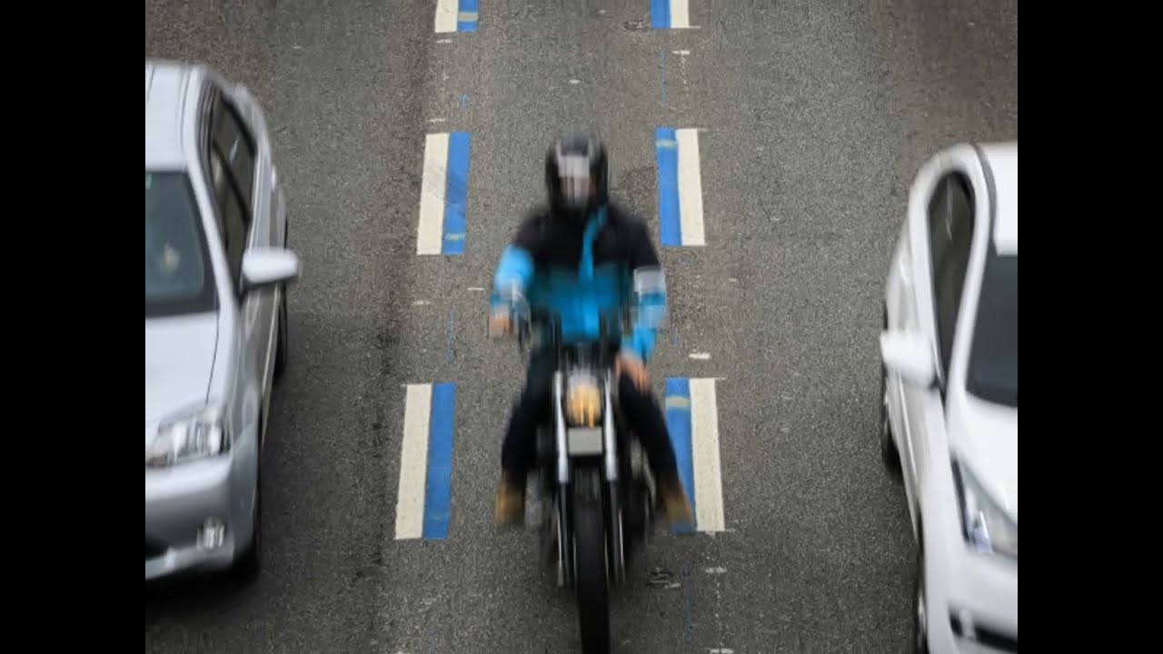 Primeira motofaixa de Salvador come&ccedil;a a operar na Av. Bonoc&ocirc;