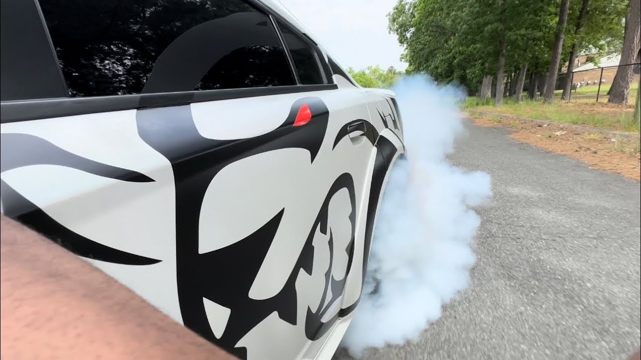 CUTTING UP IN TRAFFIC IN A HELLCAT REDEYE (EXTREMELY LOUD)